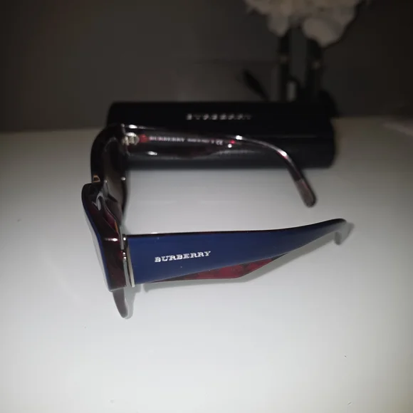 Burberry Tortoise Shell Sunglasses - Picture 5 of 6